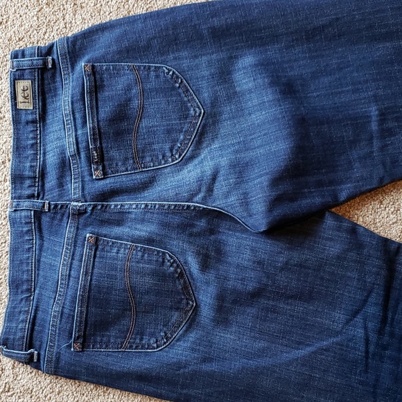 Lee Jeans, Relaxed Fit, Straight Leg, Women's Petite Size 12 Dark Wash - Picture 5 of 6